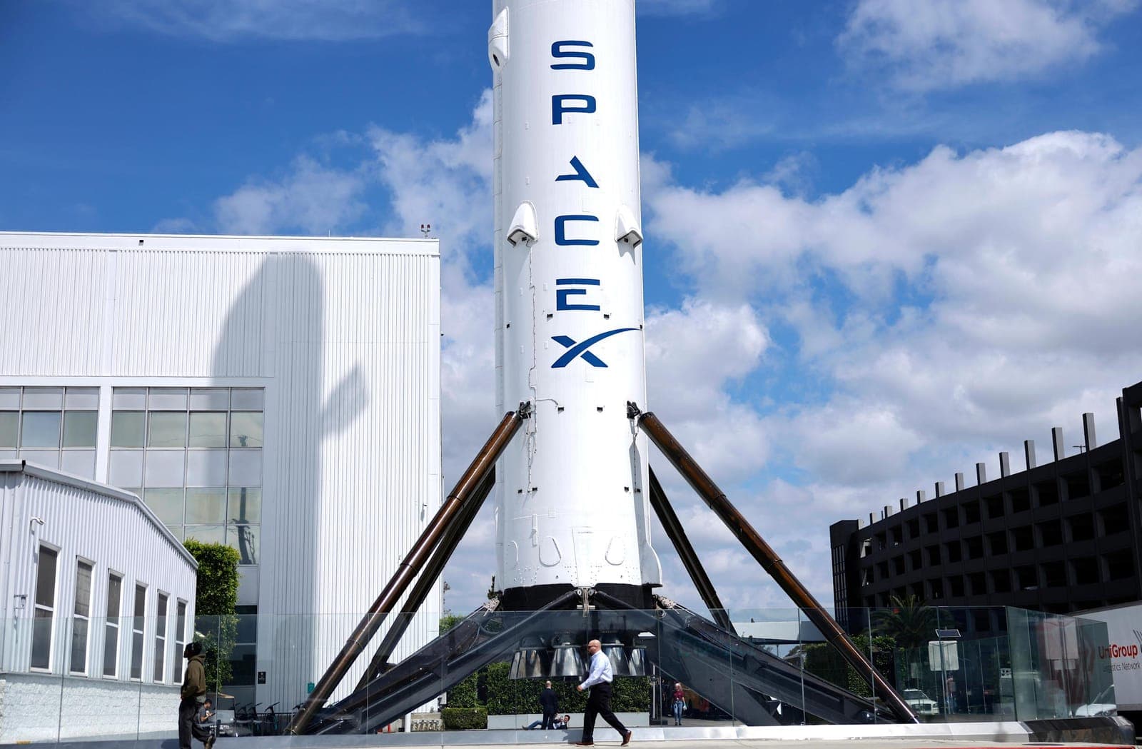 SpaceX se prepara para divulgar termos do IPO enquanto China bloqueia acesso a ações americanas