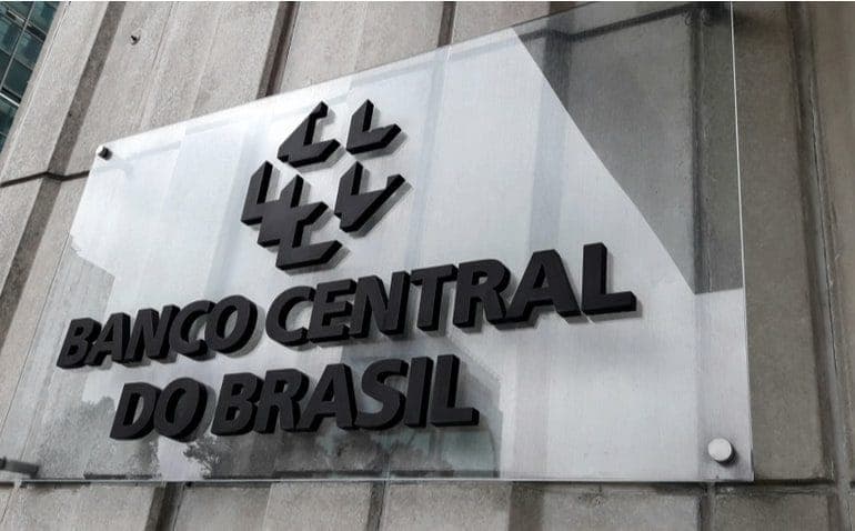 Comissão do Senado aprova PEC que garante autonomia ao Banco Central